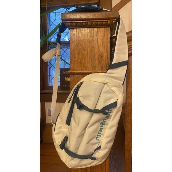 Patagonia Atom Sling Padded Back & Straps Polyester Bag 48261 White / Green 8 L - Picture 1 of 10